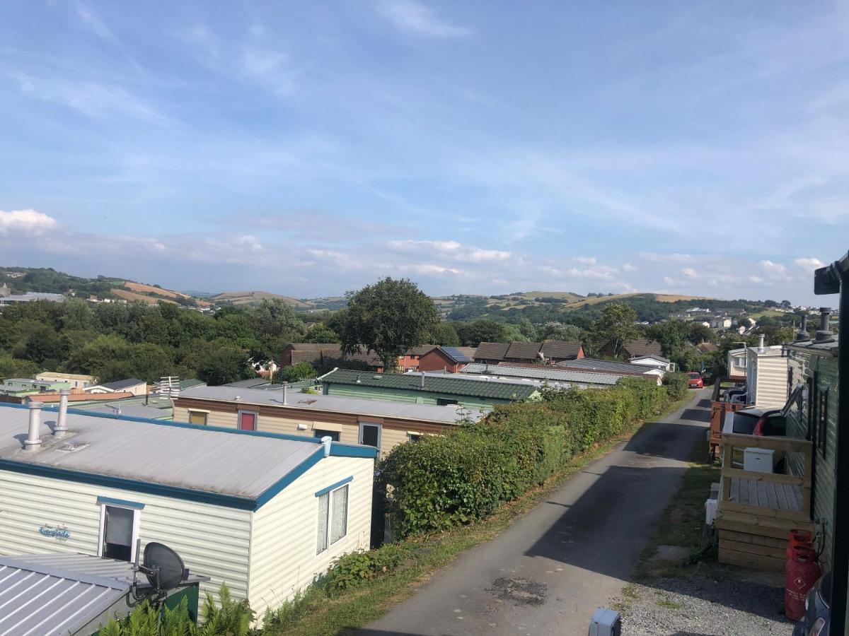 Cosy Caravan Minutes From The Holiday home Aberystwyth