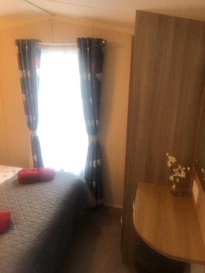 Cosy Caravan Minutes From The Holiday home Aberystwyth