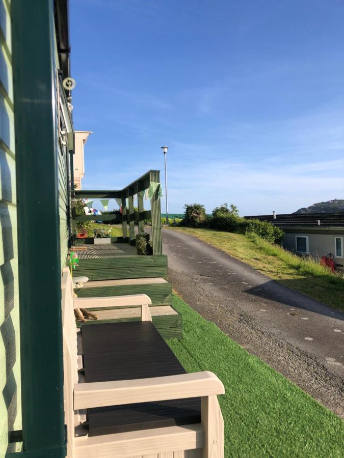 Cosy Caravan Minutes From The Holiday home *
